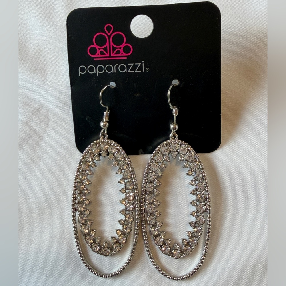 Paparazzi - Marry Into Money Earrings - Picture 3 of 5